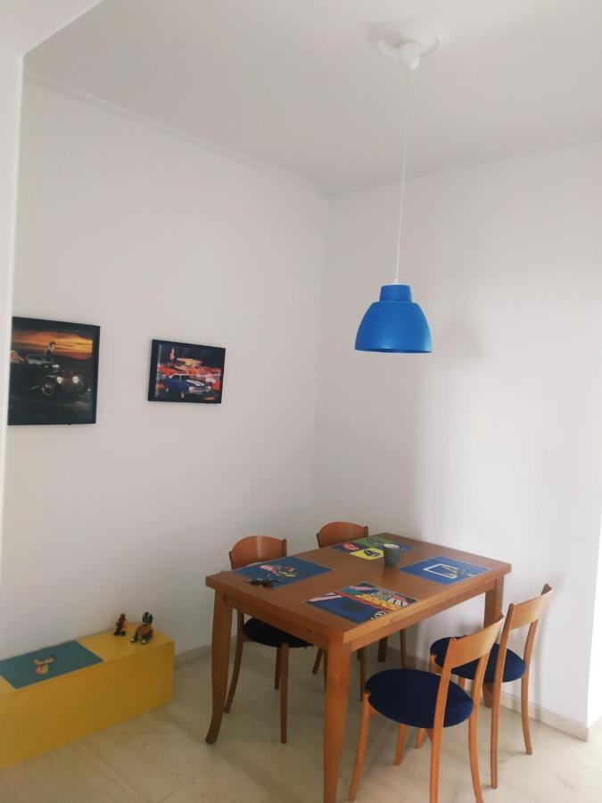 Experience An Easy Living Place Downtown In Athene Buitenkant foto